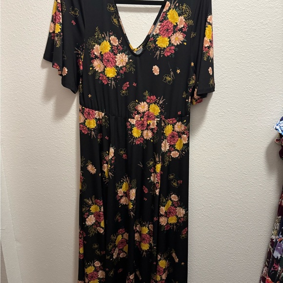 torrid Dresses & Skirts - Torrid Black Floral Midi Dress